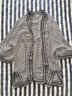 Max Studio Black and White Patterned Open Kimono